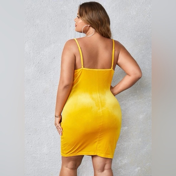 SHEIN Plus Cowl Neck Velvet Bodycon Dress yellow size 16 - Picture 4 of 6